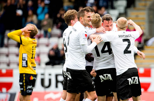 e minuten och jublar med Daniel Gustavsson och Patrik