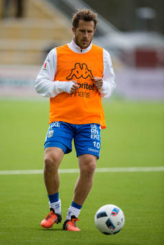 IFK Göteborgs Tobias Hysén värmer upp