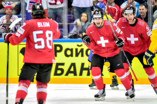 Schweiz Denis Hollenstein jublar