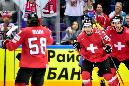 Schweiz Denis Hollenstein jublar