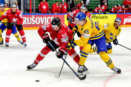 Schweiz Samuel Walser och Sveriges Andre Burakovsky