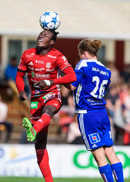 s Tetteh Komey i nickduell med Sleipner:s Martin Andersson