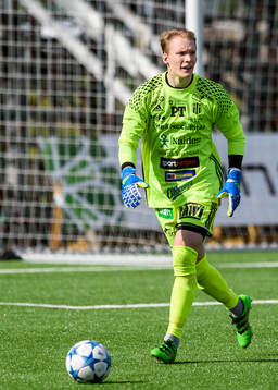 s målvakt Tomas Adell