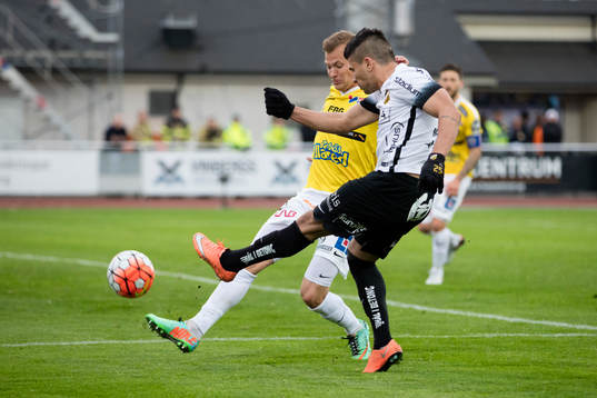 Häckens Paulo De Oliviera gör 1-3