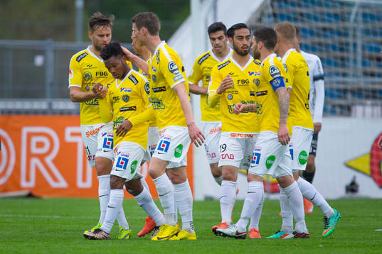Falkenbergs spelare jublar