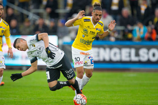 BK Häckens Paulo De Oliviera och Falkenbergs Alexander