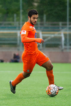 Athletics Othman El Kabir med bollen