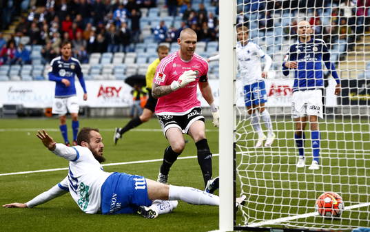 Norrköpings Sebastian Andersson gör mål 2-0 och Emir