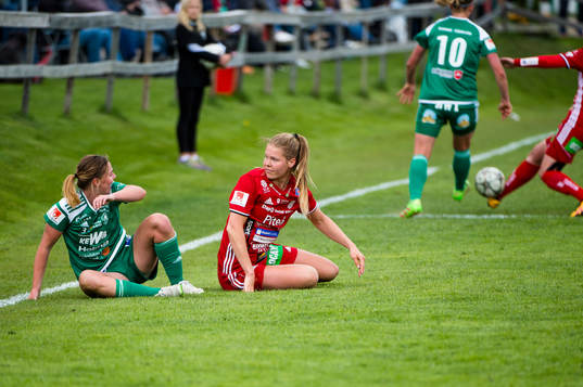 Piteås Nina Jakobsson och Mallbackens Anna Green