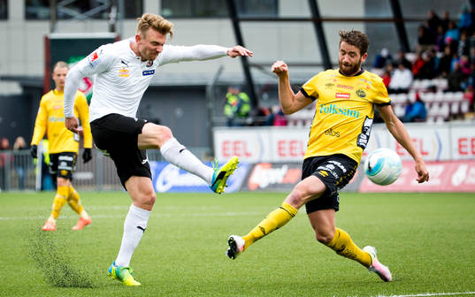 Örebros Michael Almbäck och Elfsborgs Marcus Rohdén