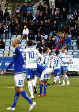 Norrköpings spelare jublar och GIF Sundsvalls deppar
