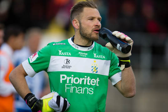 IFK Göteborgs målvakt John Alvbåge deppar
