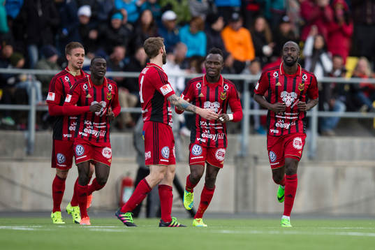 Östersunds Ronald Mukiibi jublar