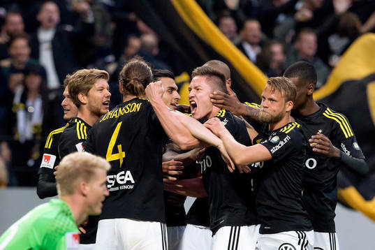 s Haukur Heidar Hauksson jublar