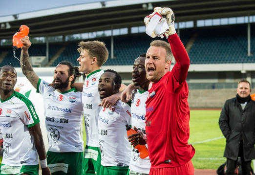 Prespa Birliks målvakt Robin Armandt jublar med
