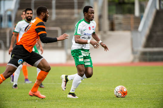 Kristianstads Izuchukwu Emeh mot Prespa Birliks Kwame Adom