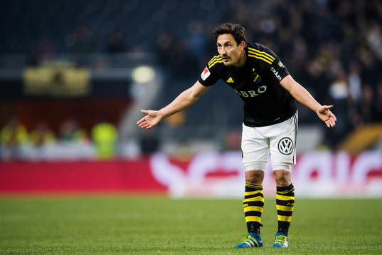 s Stefan Ishizaki reagerar mot domaren
