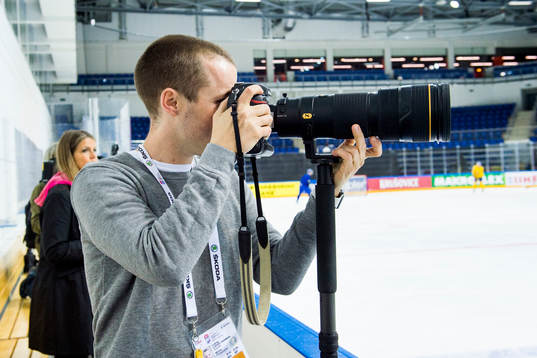 Ludvig Thunman fotograferar