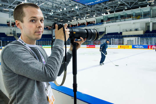 Ludvig Thunman fotograferar