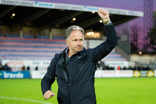 Halmstads Tränare Jan Jönsson jublar