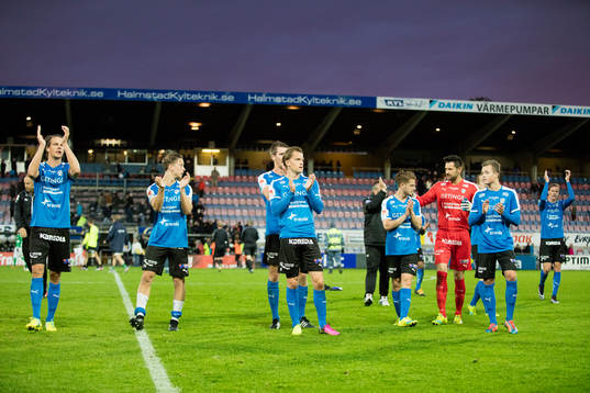 Halmstads spelare jublar