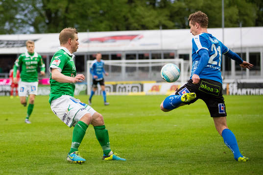 Ljungskiles David Frölundoch Halmstads Andreas Bengtsson