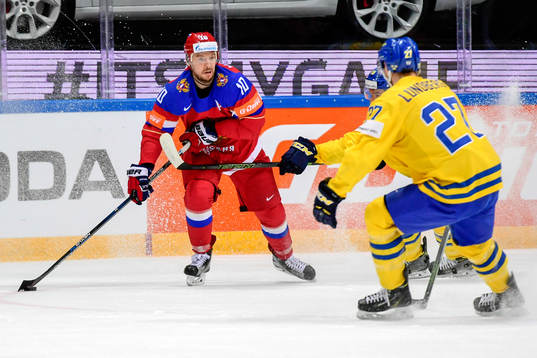 Rysslands Sergei Mozyakin och Sveriges Martin Lundberg