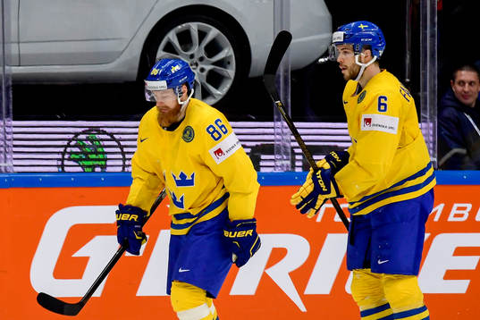 Sveriges Linus Klasen och Oscar Fantenberg deppar