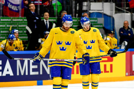 Sveriges Adam Larsson och Alexander Wennberg deppar