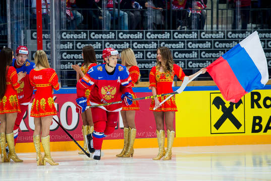 Rysslands Vadim Shipachyov gör entré på isen