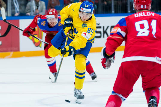Sveriges Andre Burakovsky skjuter
