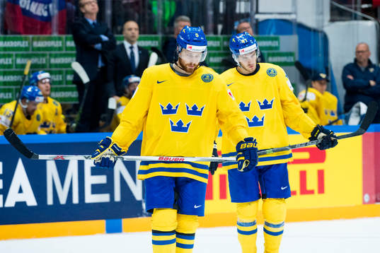 Sveriges Adam Larsson och Alexander Wennberg deppar