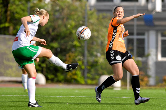 Hammarbys Catrhine Dahlström och Kungsbackas Karin Lundin