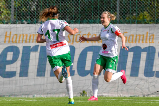 Hammarbys Olga Ekblom jublar