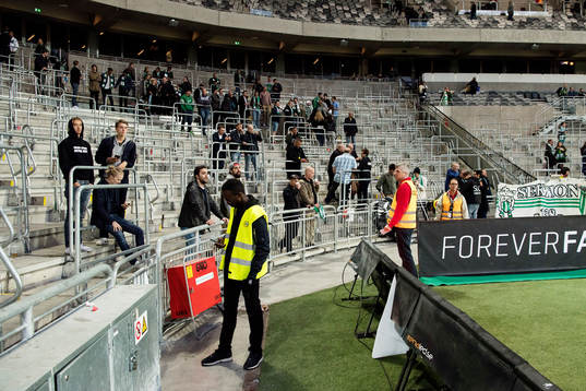 Delar av Hammarbys klack deppar
