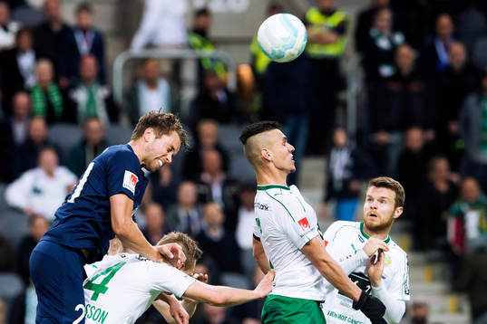 Malmö FFs Kari Arnason och Hammarbys Alexssander Medeiros
