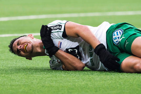Hammarbys Alexssander Medeiros de Azeredo grinar illa