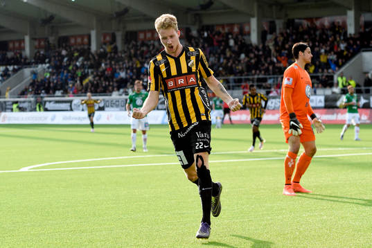 Häckens Samuel Gustafson jublar