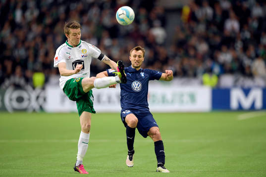 Hammarbys Lars Saetra och Malmö FFs Magnus Wolff Eikrem