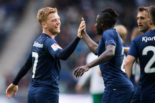 Malmö FFs Anders Christiansen (tv) jublar med Pa Konate