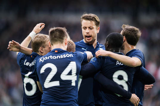 Malmö FFs Anders Christiansen gör 0-2 och jublar med