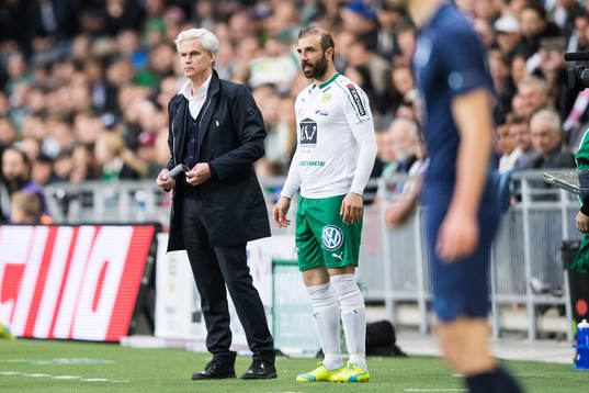 Hammarbys tränare Nanne Bergstrand med Kennedy Bakircioglu
