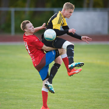 IFK Hässleholms Linus Svensson i matchen i DM mellan
