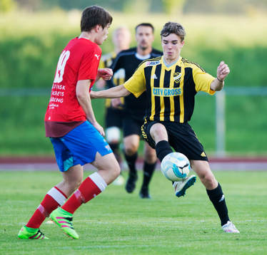 IFK Hässleholms 15-årige Elliott Nilsson i matchen i DM