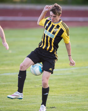 IFK Hässleholms 15-årige Elliott Nilsson i matchen i DM