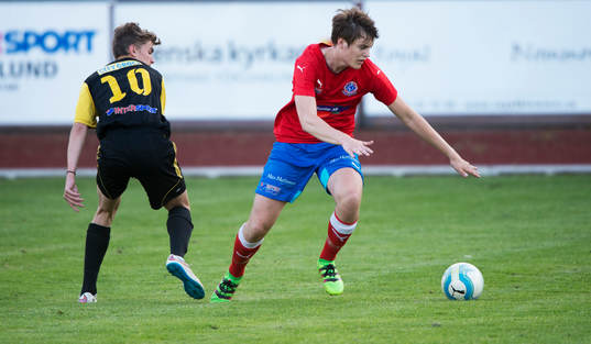IFK Hässleholms Elliott Nilsson i matchen i DM mellan