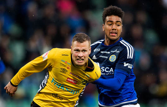 Elfsborgs Viktor Claesson och Sundsvalls Noah Sonko Sundberg