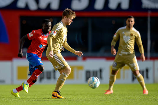 Östersunds Dennis Widgren och Helsingborgs Lalawélé