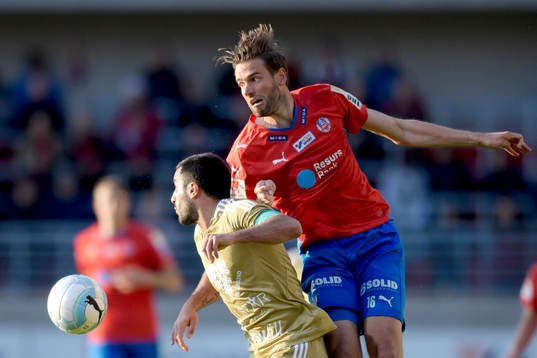 Östersunds Brwa Nouri och Helsingborgs Mikael Dahlberg