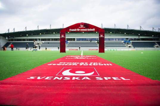 Spelargången med utsikt mot spelplanen